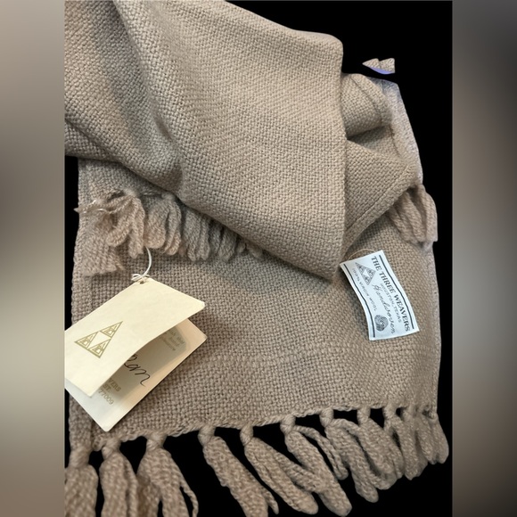 The Three Weavers Handwoven Scarve 100% Virgin Wool NWT Beige - Picture 8 of 9